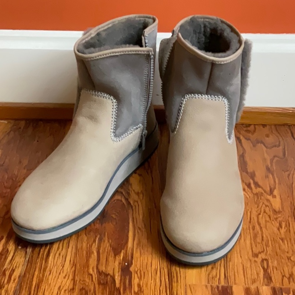 OluKai Paina Hulu shearling boot size 10